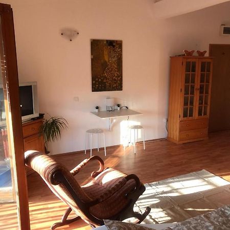 Cosy Rooftop Studio With Balcony Belgrád Kültér fotó
