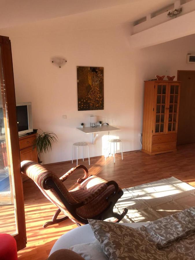Cosy Rooftop Studio With Balcony Belgrád Kültér fotó
