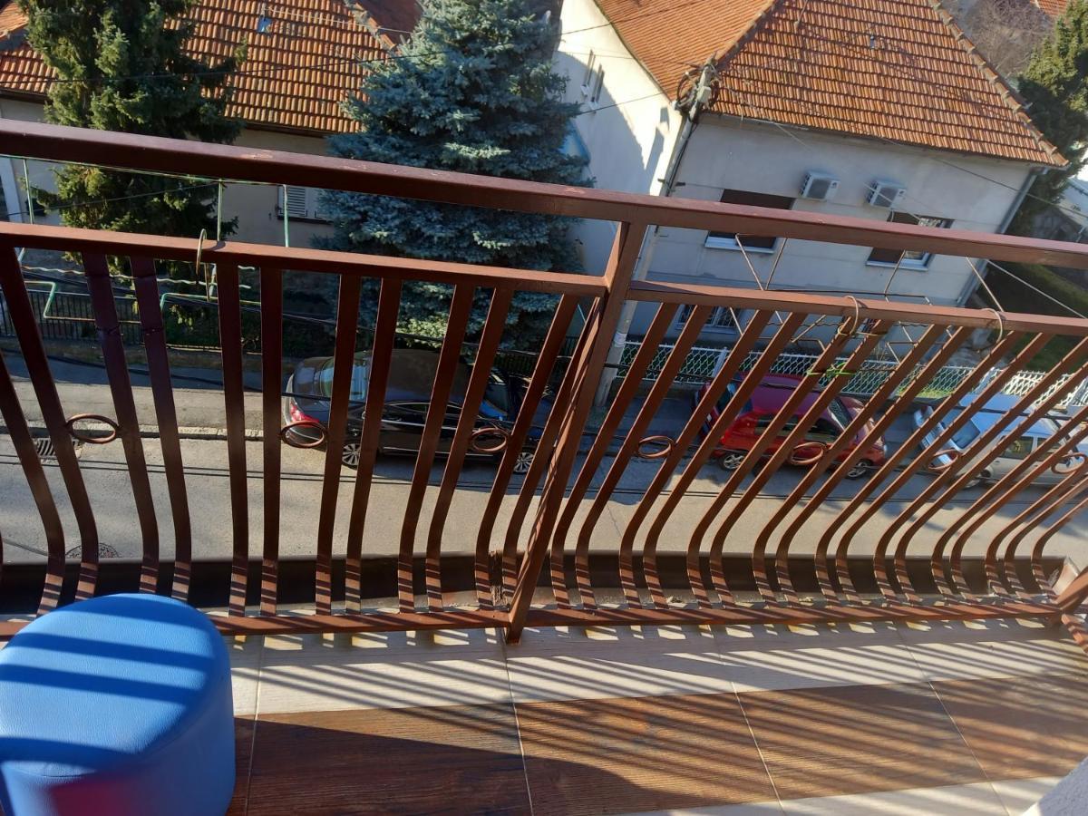 Cosy Rooftop Studio With Balcony Belgrád Kültér fotó